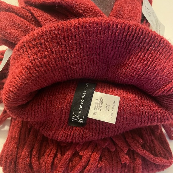 New 3-Piece Scarf, Hat & Gloves Set - Picture 2 of 5